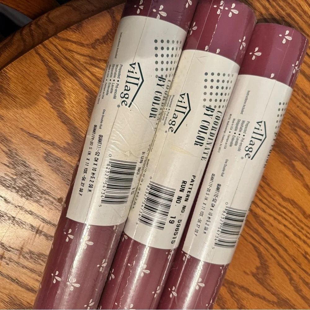 1-roll Village pre-pasted double roll wallpaper maroon Red & White